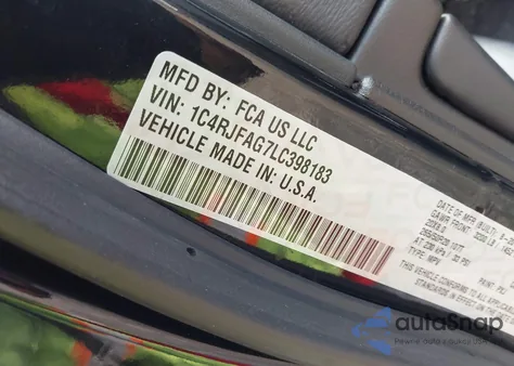 2020 Jeep Grand Cherokee Altitude 4X4 from USA, damaged, VIN 1C4RJFAG7LC398183